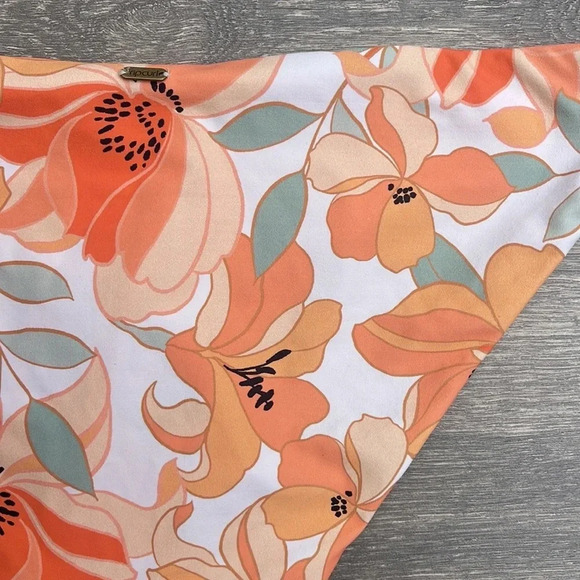 Rip Curl Papaya Punch V Wire Bikini Top & Good Coverage Bottoms, white - Picture 11 of 15